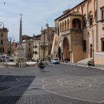 "Teatro sotto le Stelle", il festival organizzato dal Comune di Tarquinia che trasforma il suggestivo chiostro San Marco in un palcoscenico sotto il cielo d'estate.