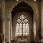 un delitto efferratissimo viene commesso dentro la chiesa di San Silvestro, vittima Enrico di Cornovaglia, nipote del Re d’Inghilterra. Persino Dante Alighieri citerà il crimine sacrilego nella Divina Commedia.