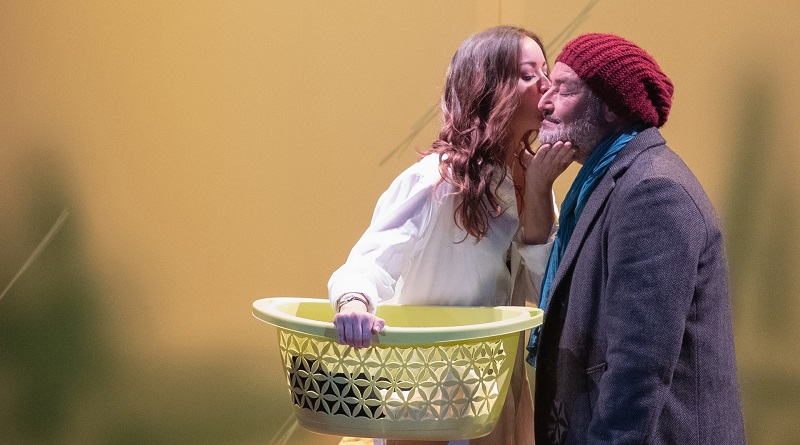 radiotusciaevents.com Panni Sporchi è una produzione Live Art, centro di produzione teatrale in collaborazione con il Teatro San Leonardo di Viterbo.