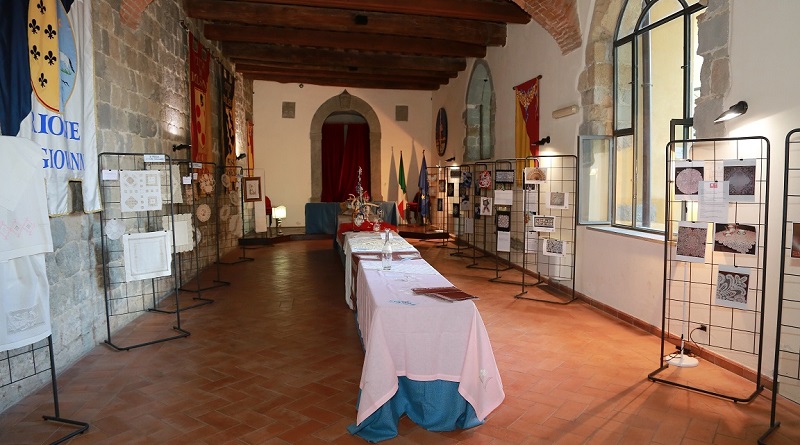 radiotusciaevents.com Pizzi e merletti in mostra a “Bolsena Biennale 2023”
