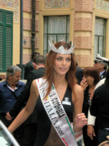 Miriam Leone