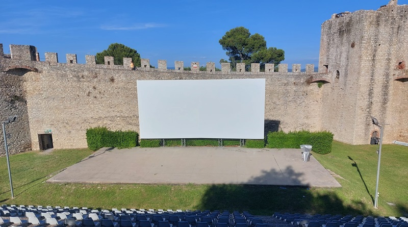 radiotusciaevents.com Roccacinema negli anni ha contribuito a far conoscere a tutti la suggestiva una fortificazione militare, risalente al XIII secolo