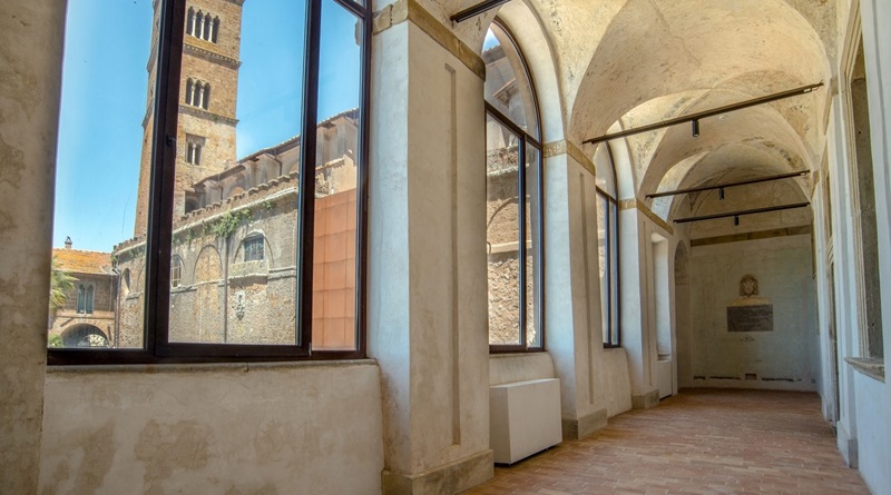 Calici e capolavori: vino e arte al Museo di Palazzo Doebbing