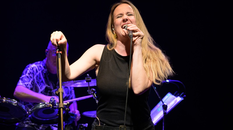 Elisa Di Eusanio, fa sold out al Teatro Bernini