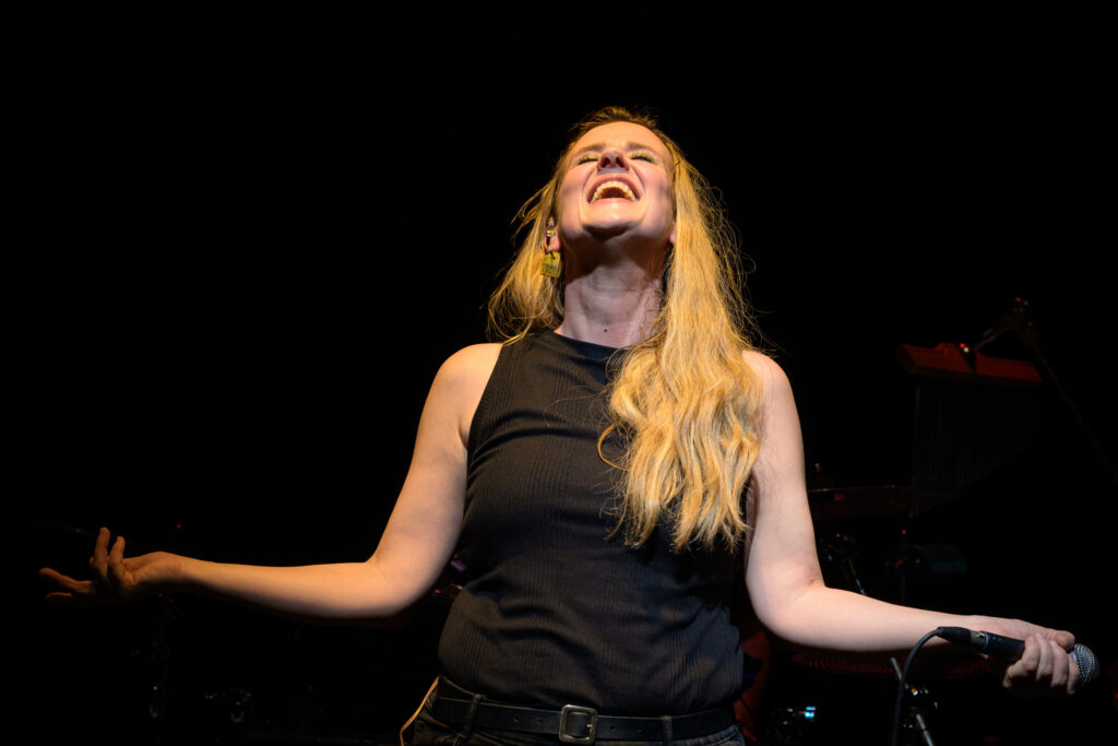 Elisa Di Eusanio, fa sold out al Teatro Bernini