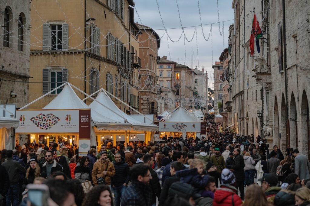 radiotusciaevents.com Bagno di folla per Damiano Carrara.