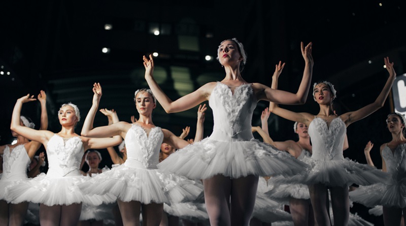 Lo Schiaccianoci, il balletto in due atti con regia e coreografia di Luigi Martelletta