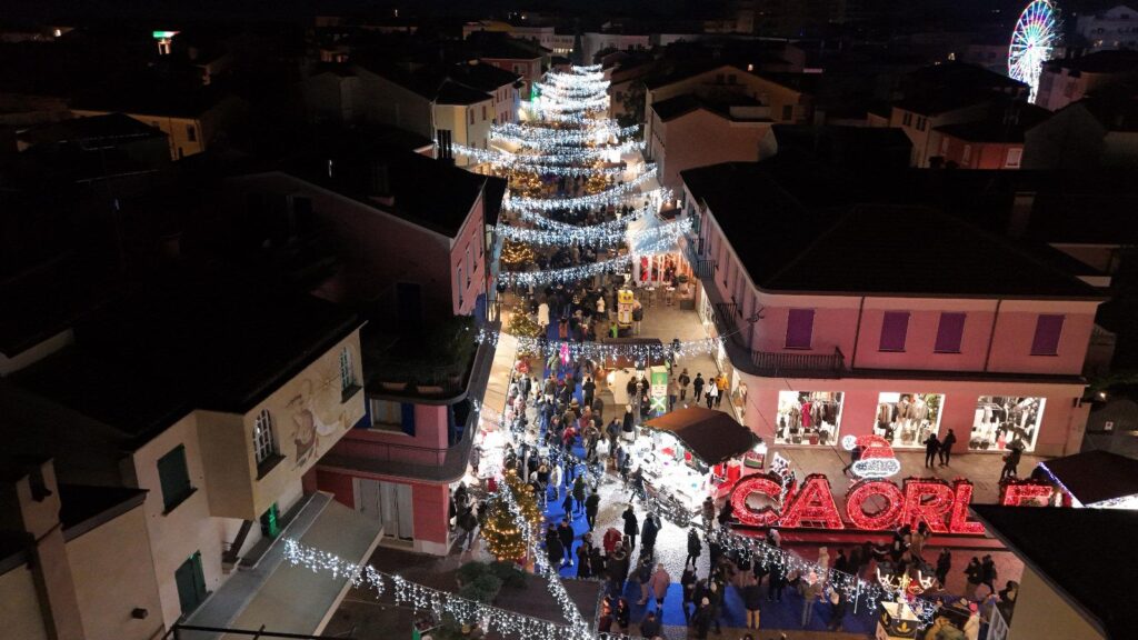 radiotusciaevents.com Tutti vogliono dare il proprio contributo per tenere accese le luci dell'albero, anche perché ci si scalda pedalando.