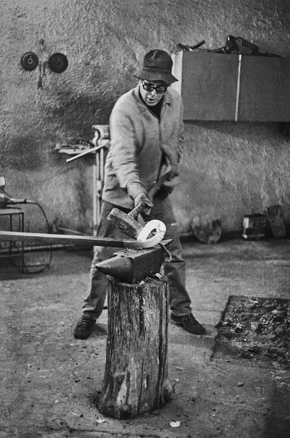 radiotusciaevents.com MARTÍN CHIRINO Lo scultore del ferro