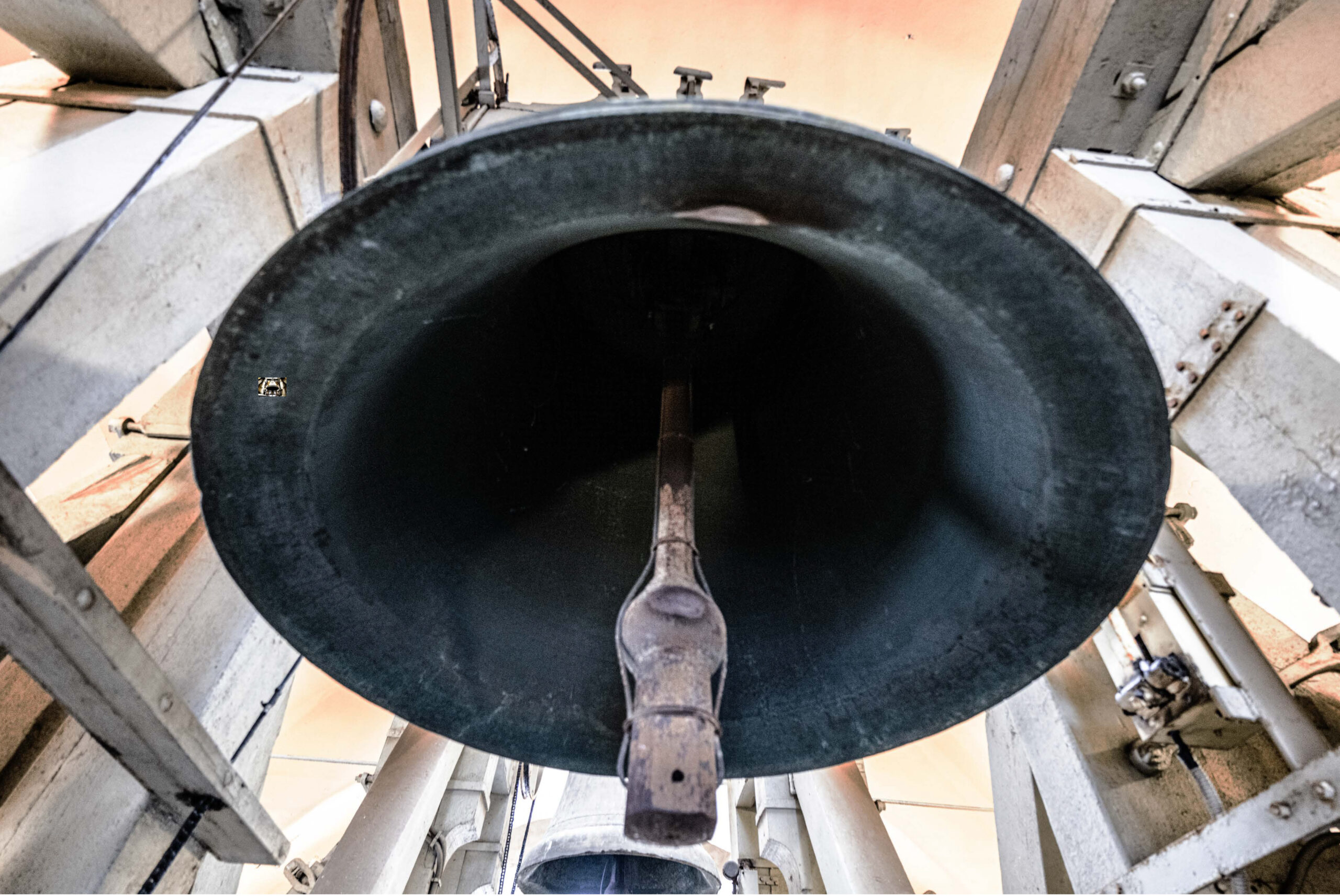 radiotusciaevents.com Gli echi muti di una grande scultura sonora - Il Campanone di San Pietro