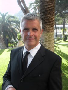 radiotusciaevents.com Enrico Lucci. Fonte Wikipedia