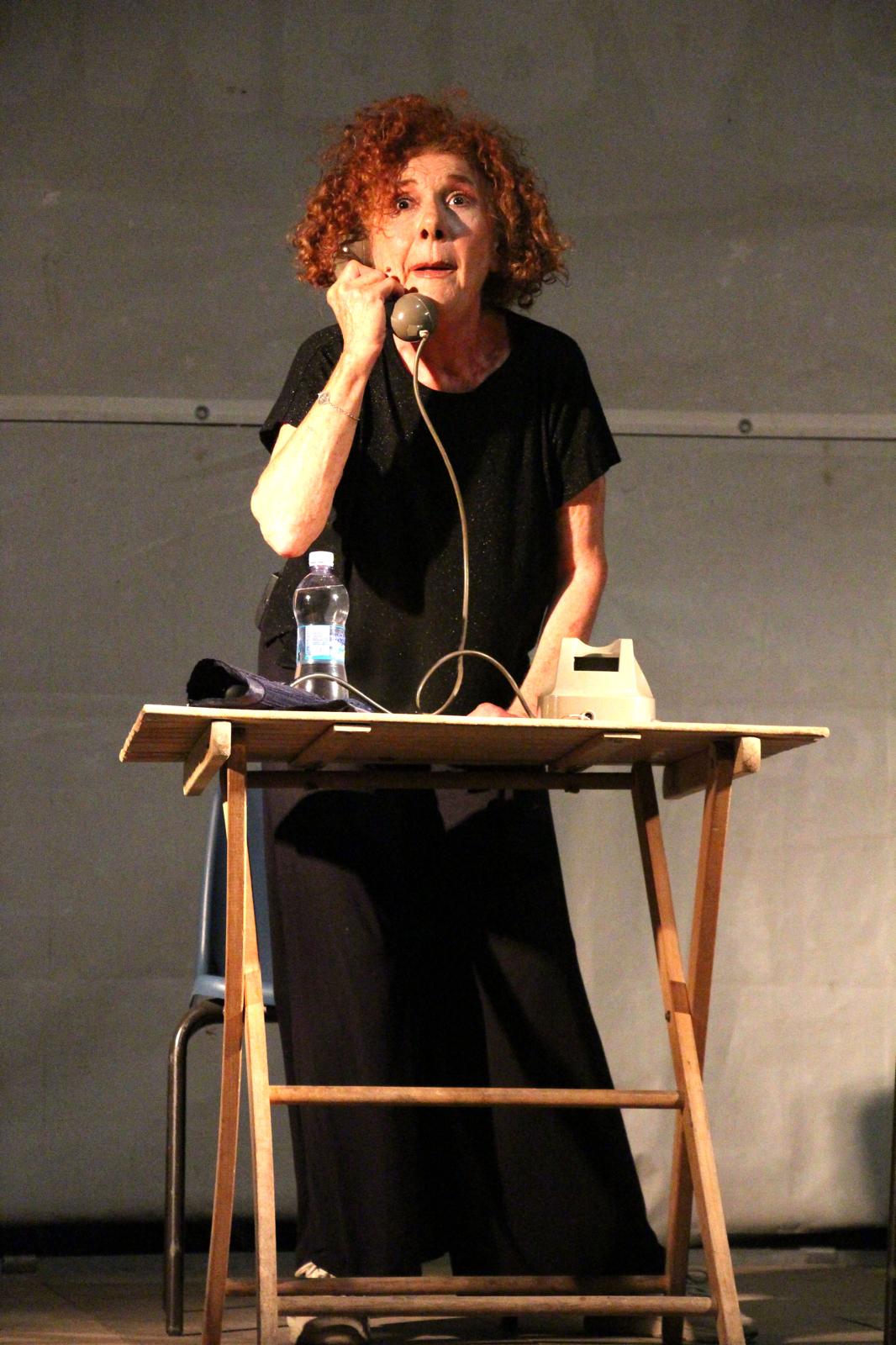 Cinzia Leone in Mamma sei sempre nei miei pensieri, spostati!