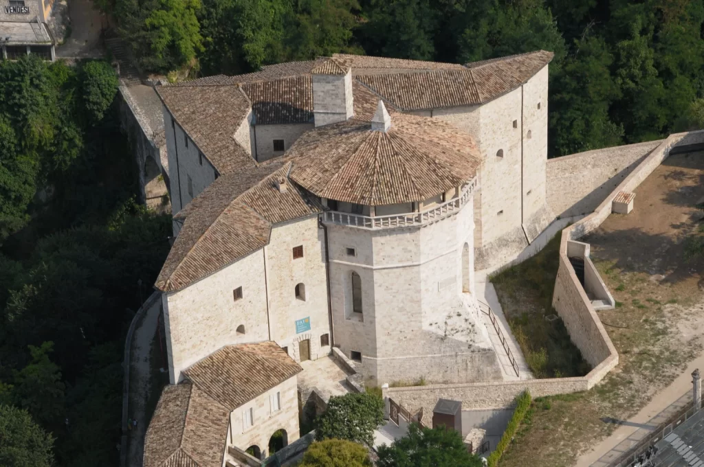 radiotusciaevents.com Antonio Marras – Vedere per credere. L'ombra di Cecco
