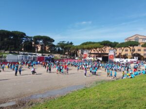 radiotusciaevents.com La partecipazione delle associazioni di volontariato alla "Run for Fun" non solo arricchisce l'evento, ma crea anche una sinergia