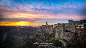 Pitigliano organizza la "Festa della Terra", evento che, prendendo spunto dalla Giornata mondiale della Terra che si celebra in tutto il mondo il 22 aprile