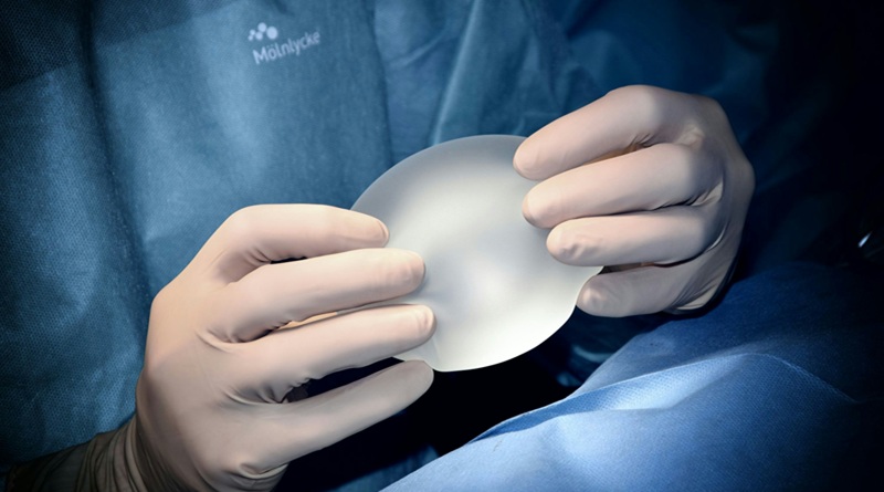 Cosmetic Surgeon Chirurgo Estetico