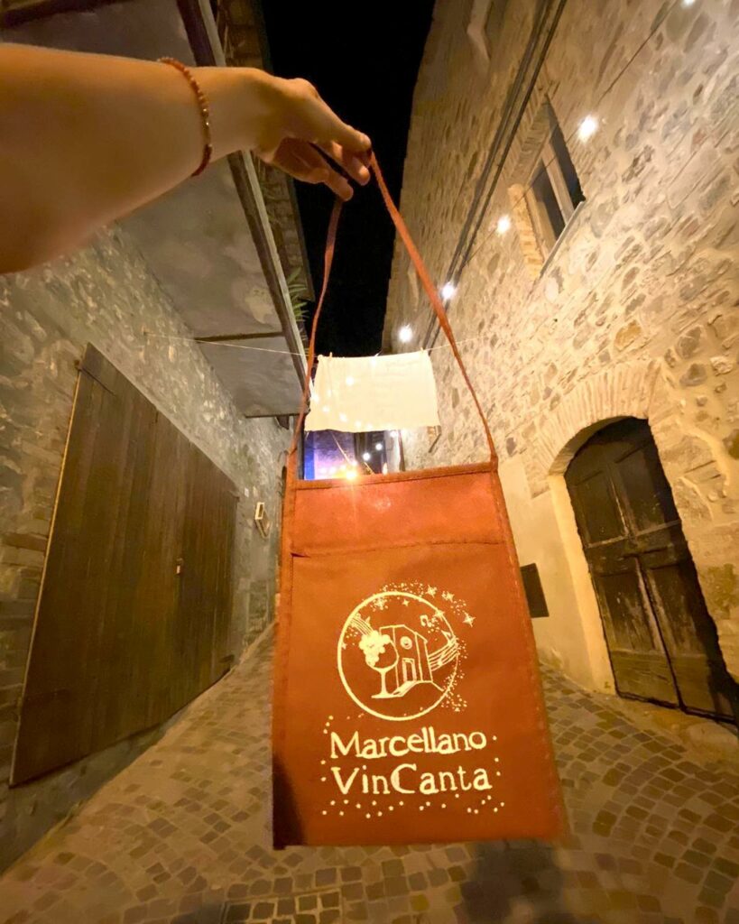 Marcellano VinCanta 2025 è quindi molto più di una sagra o di un festival: è un invito a rallentare, a guardarsi intorno