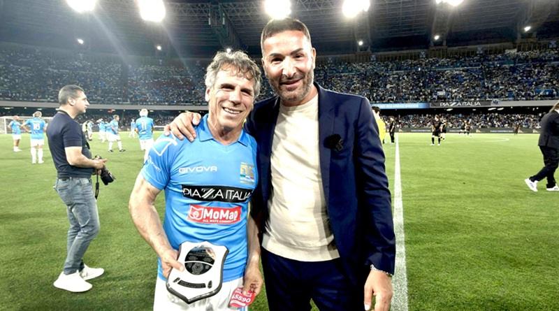 Gianfranco Zola, premiato da Mauro Atturo durante “La Notte dei Leoni”
