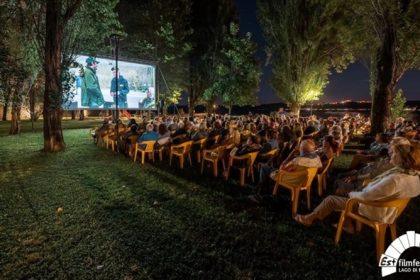 A Bolsena si va al cinema in spiaggia: il "debutto" dell’Est Film Festival tra le onde e i Diamanti di Ozpetek.