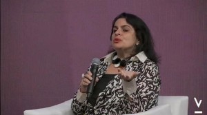 Carla Laura Petruzzelli, che è formatrice, consulente di management e ha creato un metodo veramente interessante per spiegare la leadership e la crescita personale