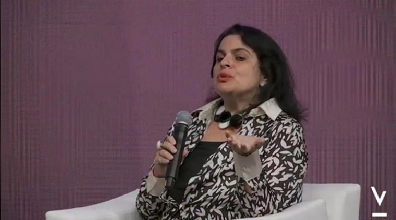 Carla Laura Petruzzelli, che è formatrice, consulente di management e ha creato un metodo veramente interessante per spiegare la leadership e la crescita personale