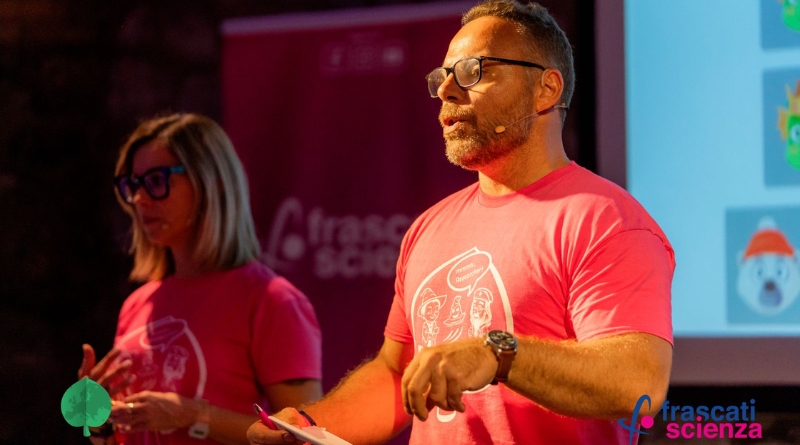 Matteo Martini presidente di Frascati Scienza durante la Notte Europea dei Ricercatori 2026