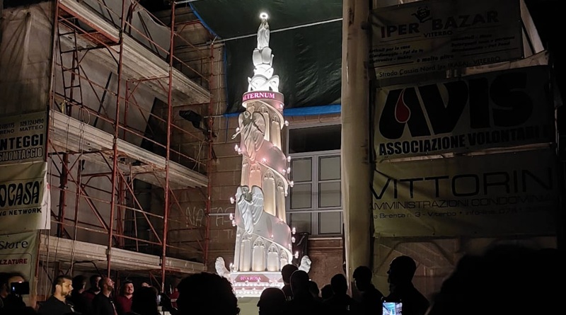 radiotusciaevents.com Minimacchina del centro storico a Viterbo: il trionfo dei Mini Facchini tra fede, emozioni e memoria storica