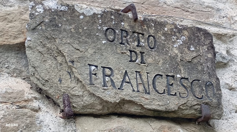 A LA VERNA AD ASSISI, IN CAMMINO CON GLI ANIMALI SULLE ORME DI SAN FRANCESCO