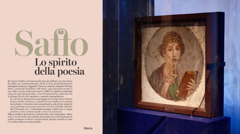 Copertina del catalogo Electa Saffo. Lo spirito della poesia accanto a un affresco antico raffigurante una donna con un libro.
